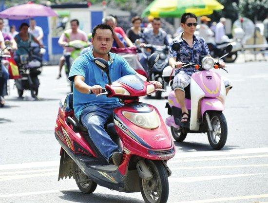 江蘇：@淮陰人，下月起騎電動(dòng)車務(wù)必做到四點(diǎn)！