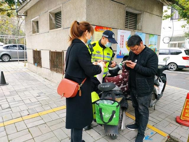 安徽：丁香社區(qū)開展電動車上牌進小區(qū)活動