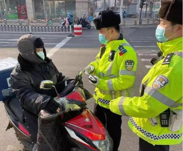 天津：騎電動自行車不戴頭盔、電動自行車未按規(guī)定上牌2天查處219起