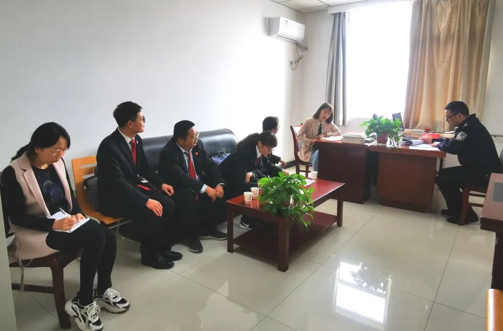 陜西：法與情的共融，銅川市新區(qū)審判庭積極開(kāi)展社區(qū)矯正人員教育回訪工作